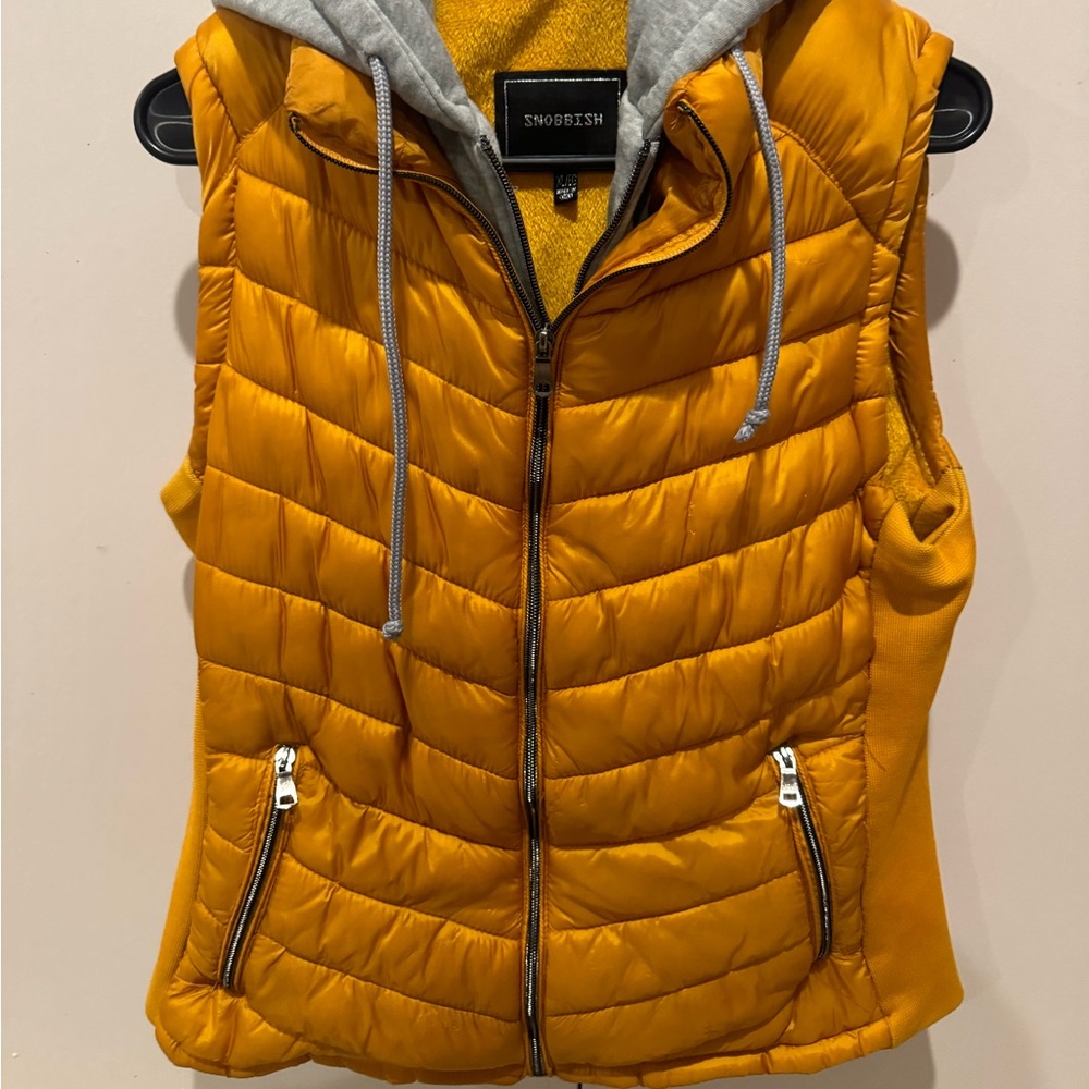 Snobbish brand vest